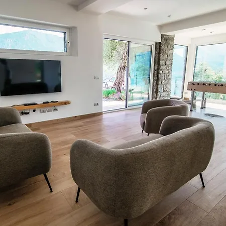 Villa Breva - *